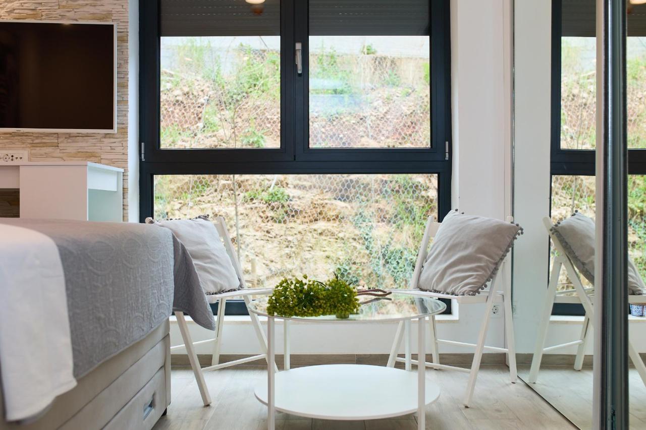 Hedera Estate, Hedera 4 *